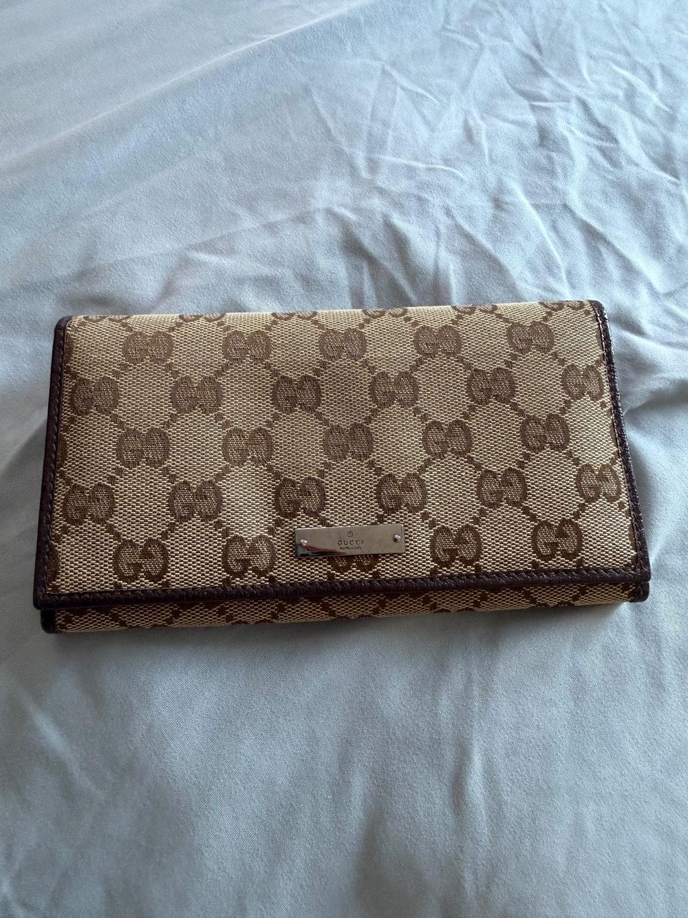 Gucci Beige/Brown Signature Continental Wallet
